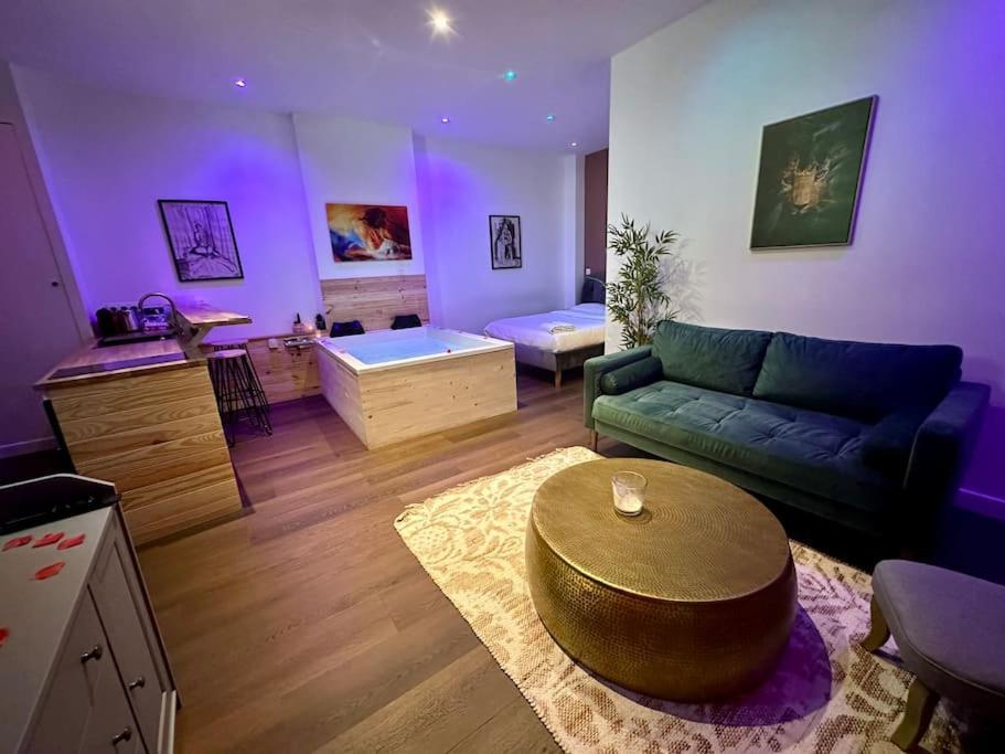 Colline, La Suite Cinema Spa Privee Нанси Экстерьер фото